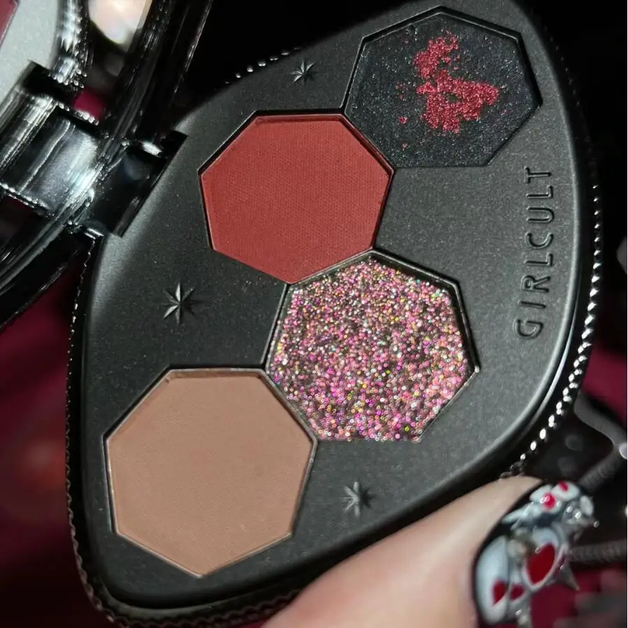 Girlcult 4 Color Eyeshadow Pal - Beauty Book Makeup Kit ulasan dan harga